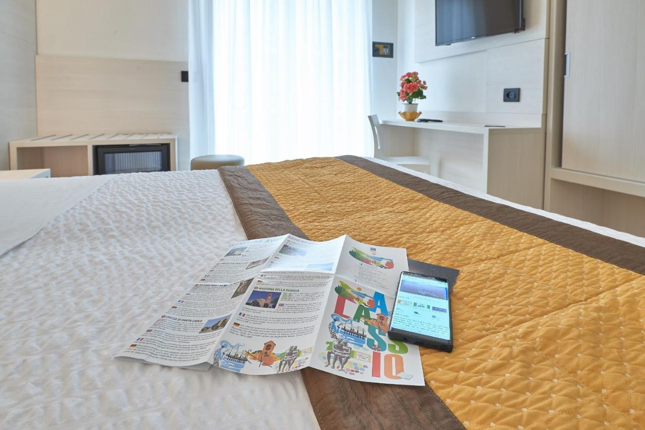 Hotel Adler Alassio Bagian luar foto